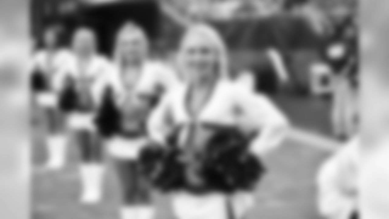 Images of the Cardinals cheerleaders during the Week 4 contest at State Farm Stadium