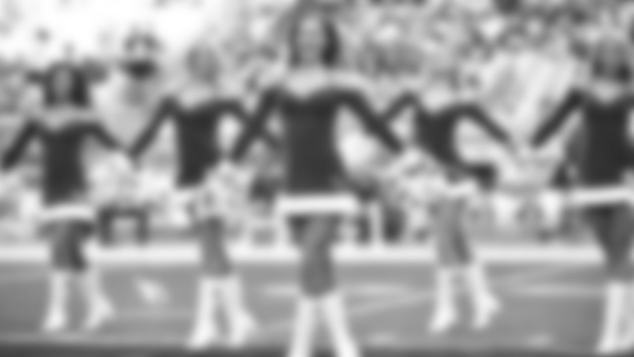Images of the Cardinals cheerleaders during the Week 16 matchup at State Farm Stadium