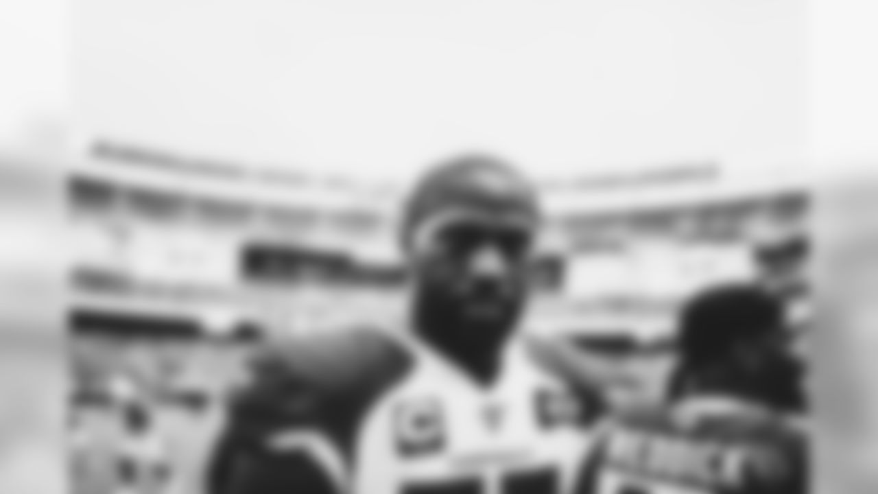 OLB Chandler Jones