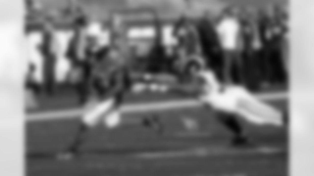 CB Patrick Peterson scurries away from a defender on a punt return