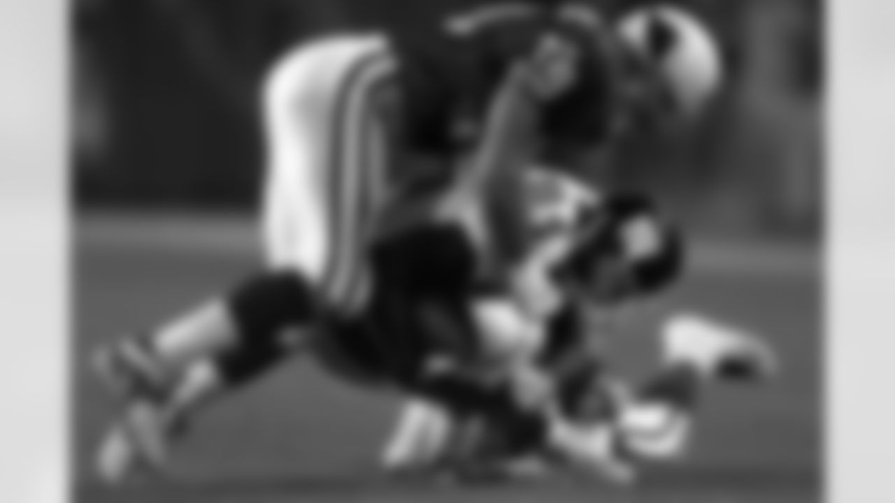 1999: LB Rob Fredrickson