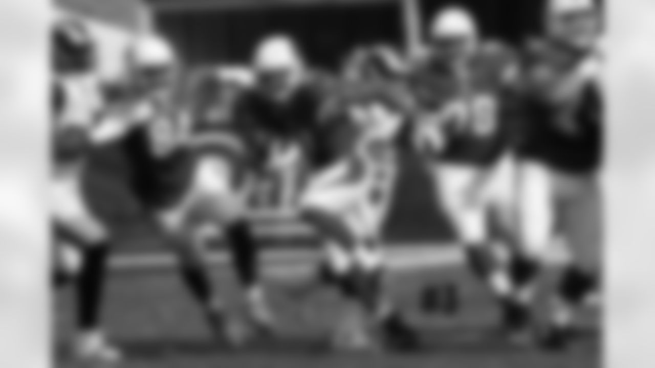RB David Johnson on a carry in the first quarter before leaving the game with a knee injury.