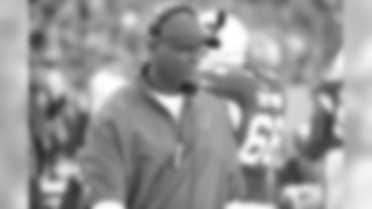 Defensive coordinator Todd Bowles