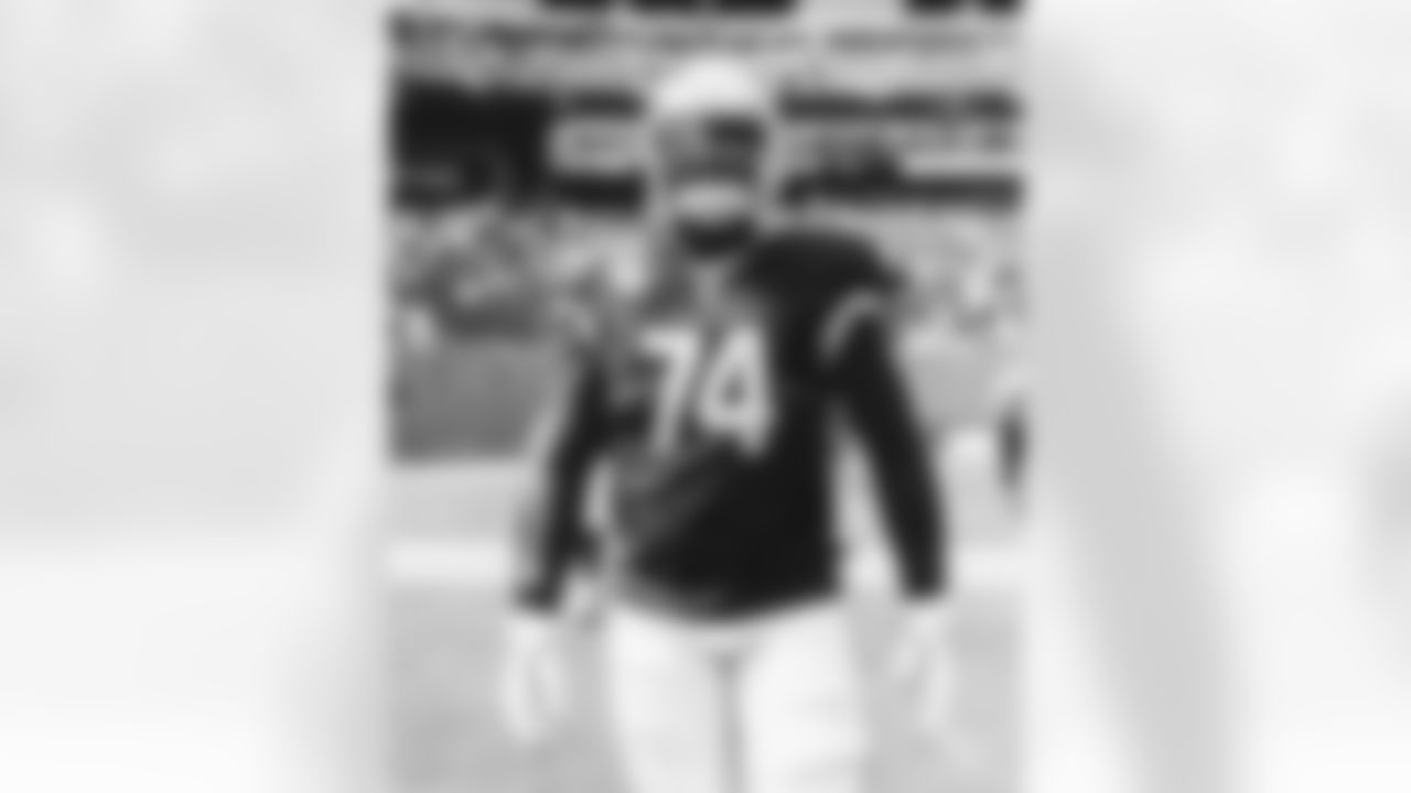 LT D.J. Humphries