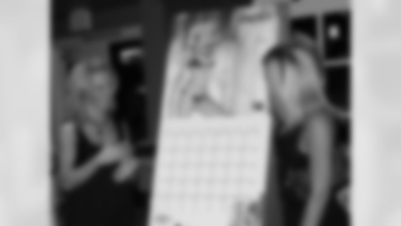 2008 Cheer Calendar Unveiling