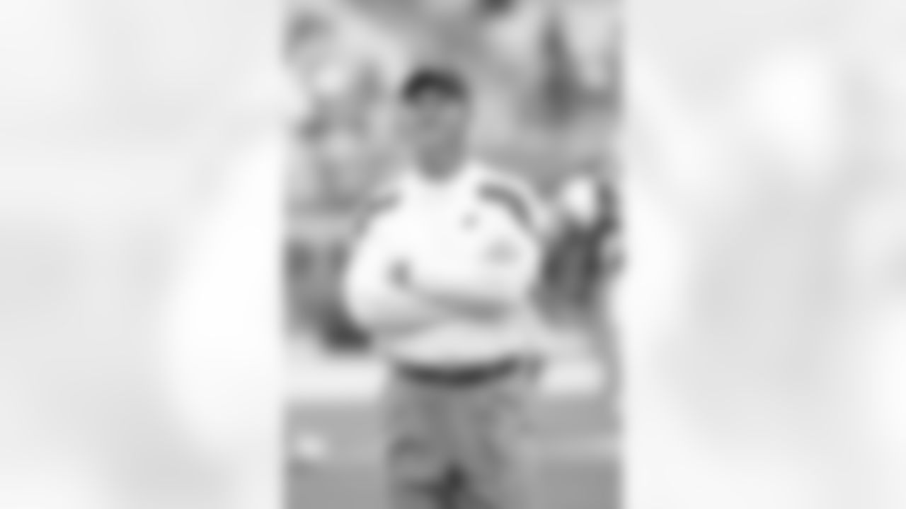 Coach Ken Whisenhunt