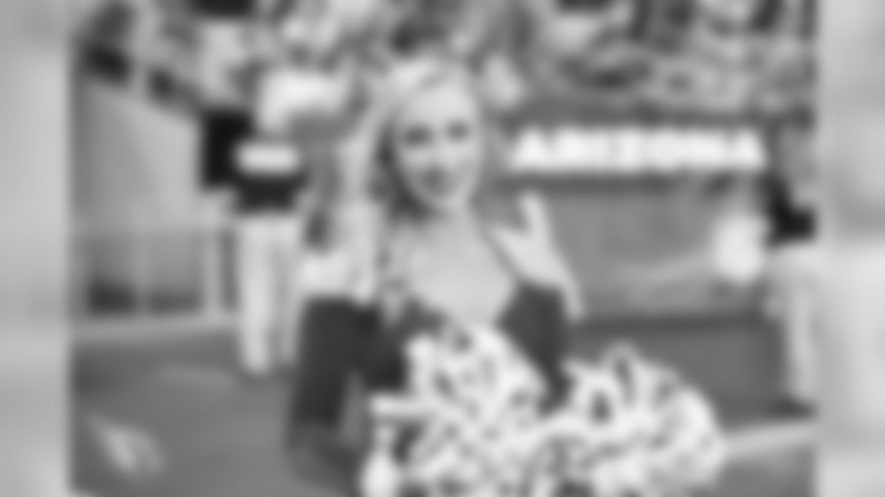 Images of the Cardinals cheerleaders during the Week 15 contest at State Farm Stadium