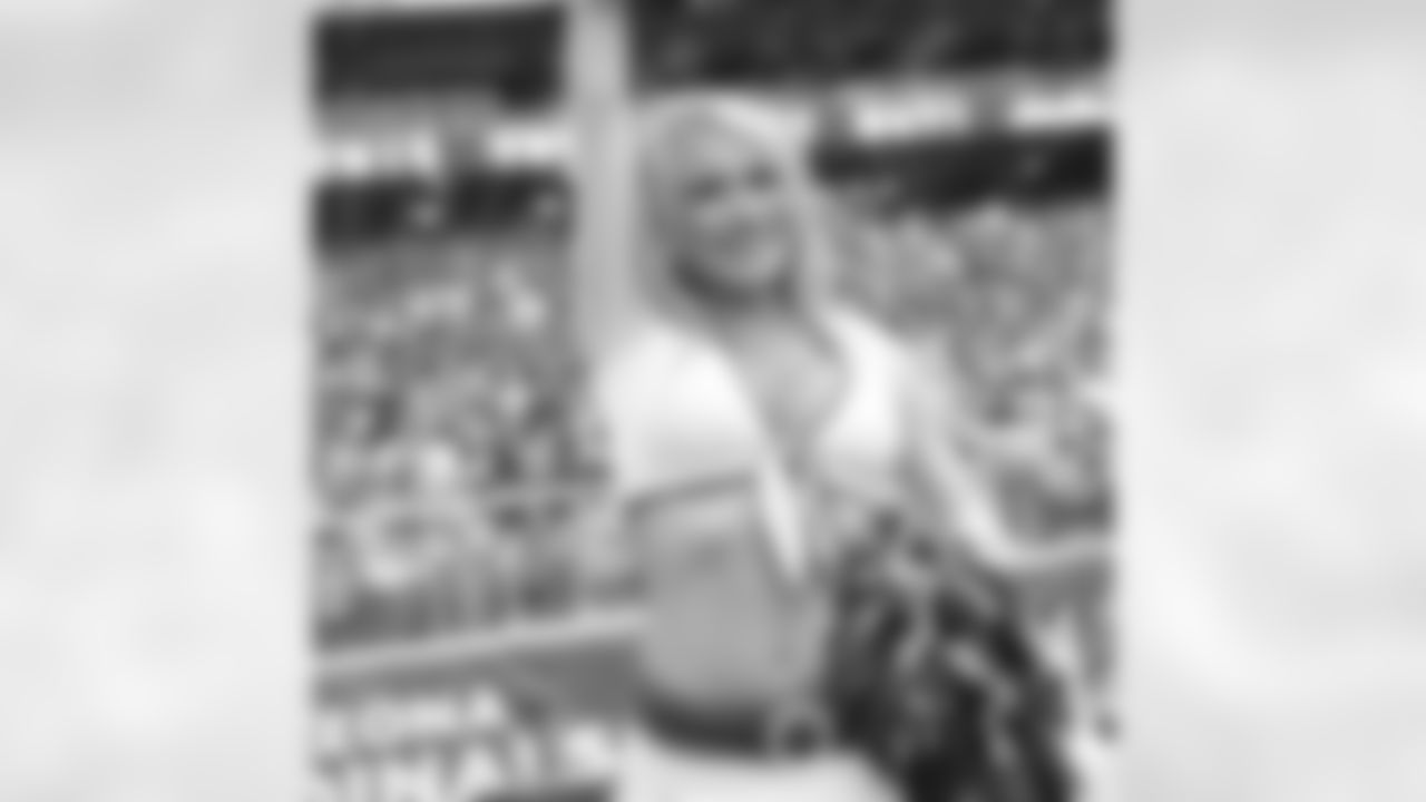 Cards Cheerleaders vs. Texans