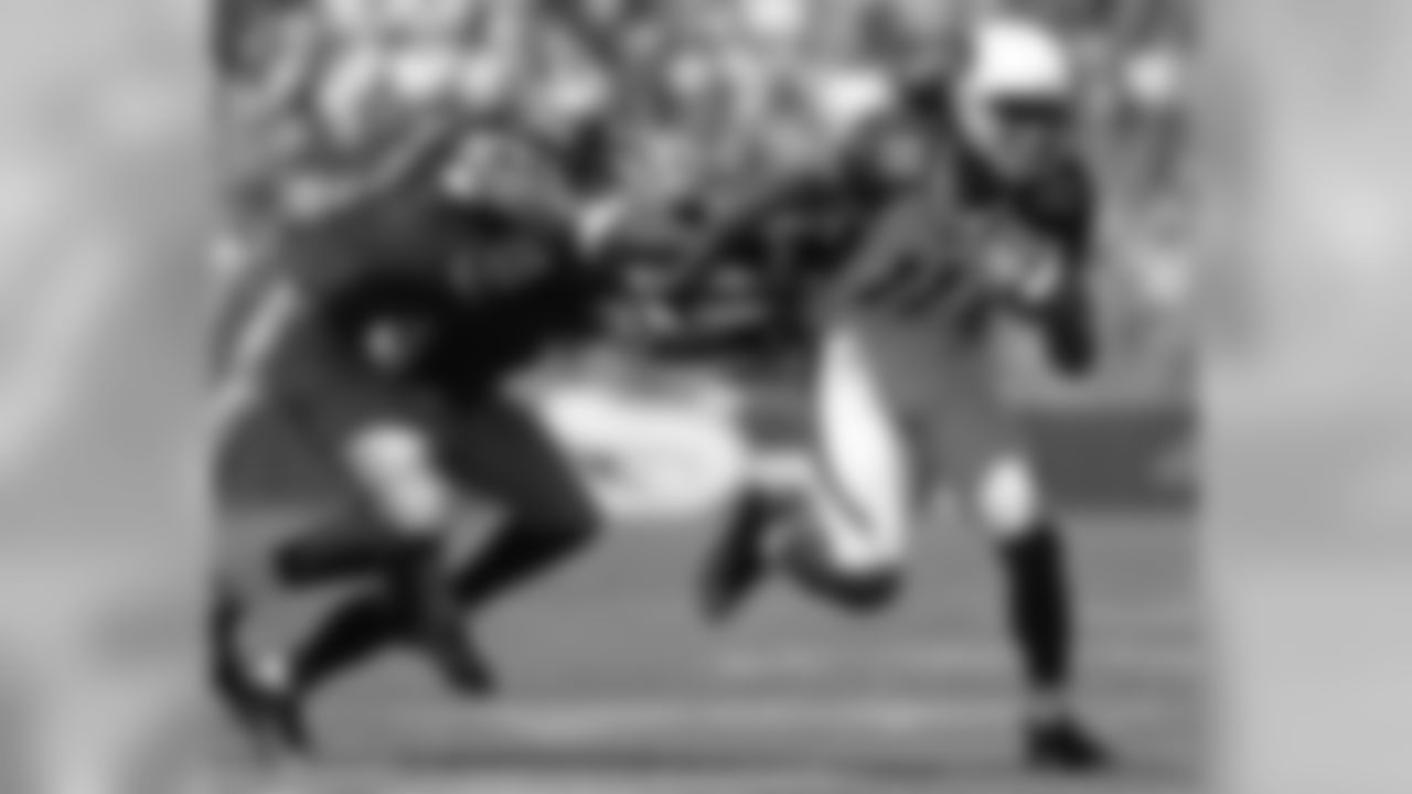 Fitz gets downfield during the 2008 opener in SF