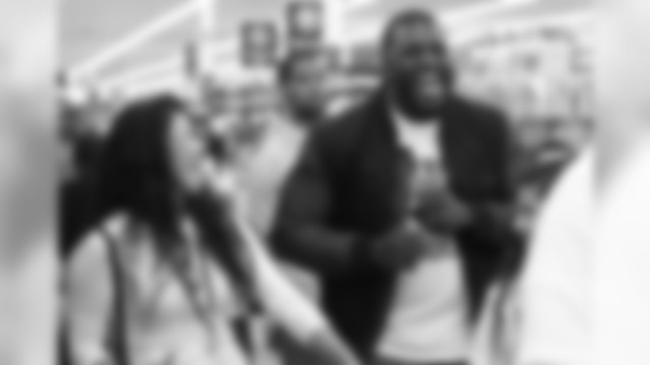 DL Rodney Gunter cracks a smile