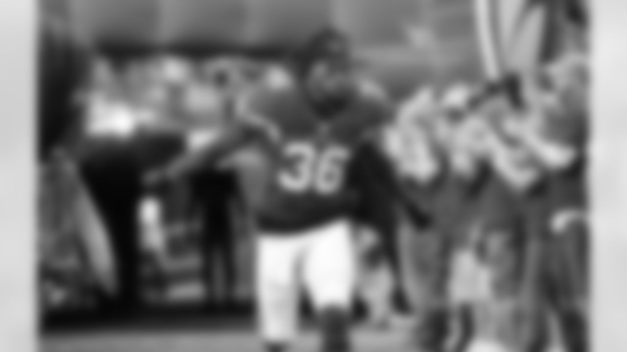 S D.J. Swearinger before the 49ers game