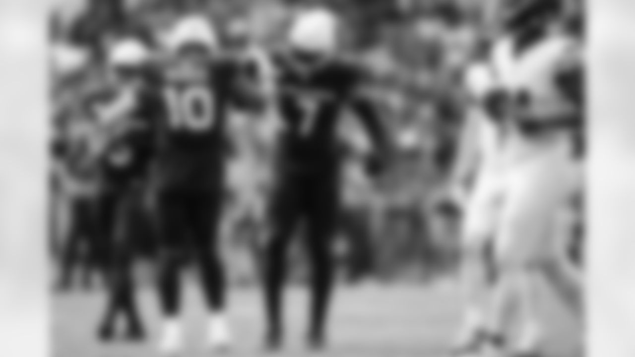 Arizona Cardinals linebacker Kyzir White (7) and Arizona Cardinals linebacker Josh Woods (10) during the Week 1 regular season game between the Arizona Cardinals and the Washington Commanders on Sunday, Sep 10, 2023 in Landover, MD.