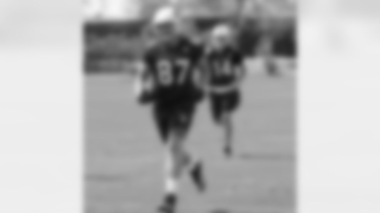 TE Troy Niklas practicing with the Cardinals