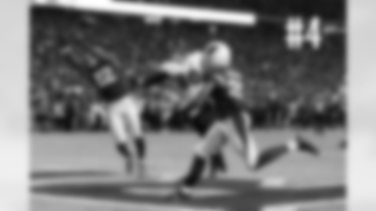 S Tony Jefferson hauls in the late pick