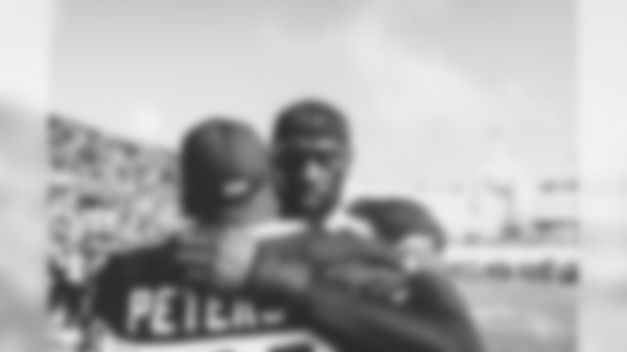 OLB Chandler Jones