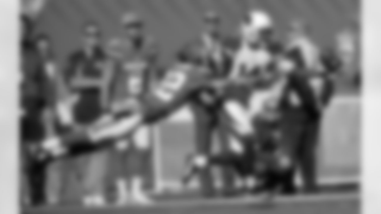 WR J.J. Nelson with a one-handed catch against the Browns