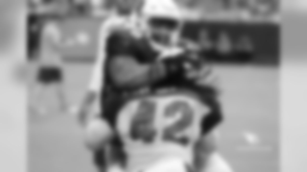 T Givens Price in a blocking drill