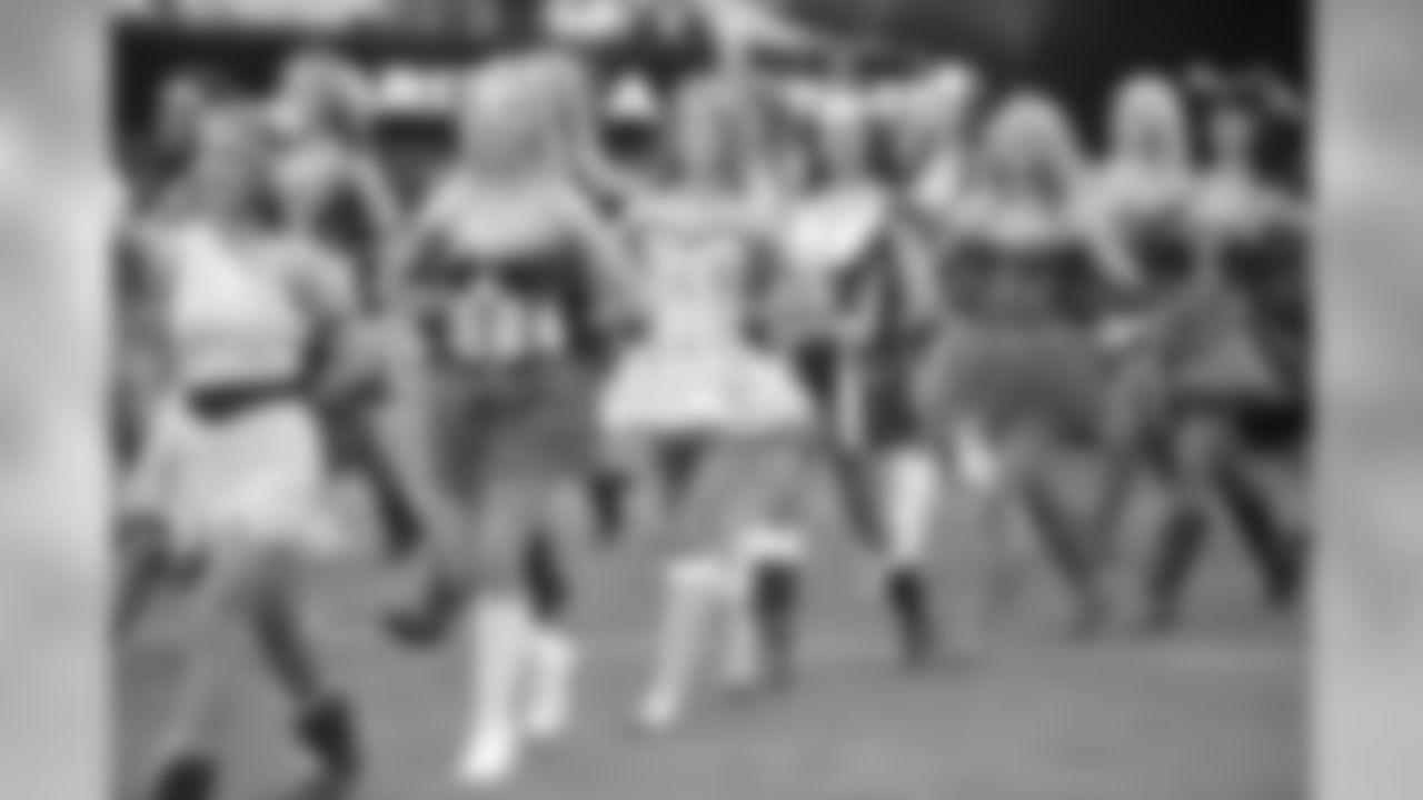 Images of the Cardinals cheerleaders at the Cards-Falcons game.