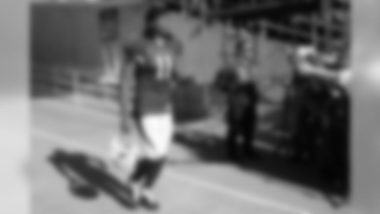 2005: WR Larry Fitzgerald walks to the field