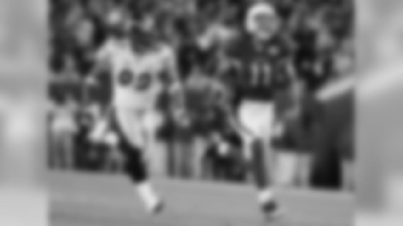 WR Larry Fitzgerald runs for the go-ahead touchdown in the fourth quarter