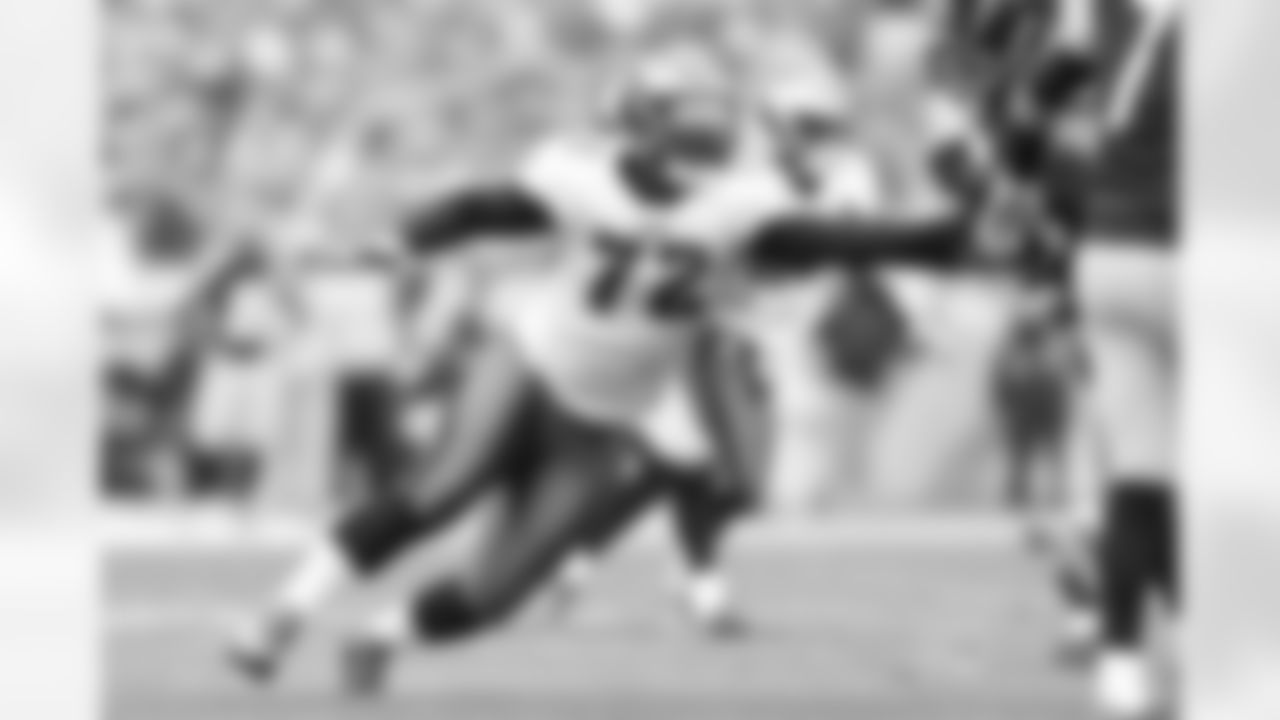 DE Cedric Thornton