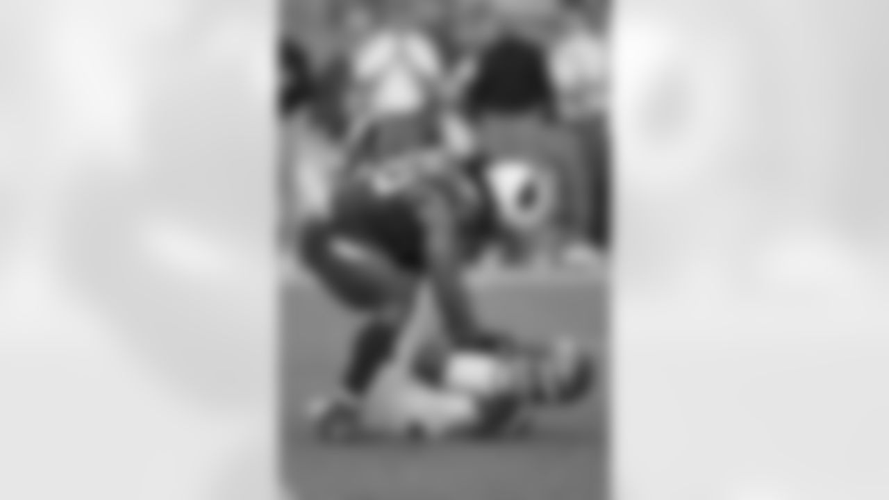 Tavaris Jackson 1/1/12 - 1 rush, 3 yds