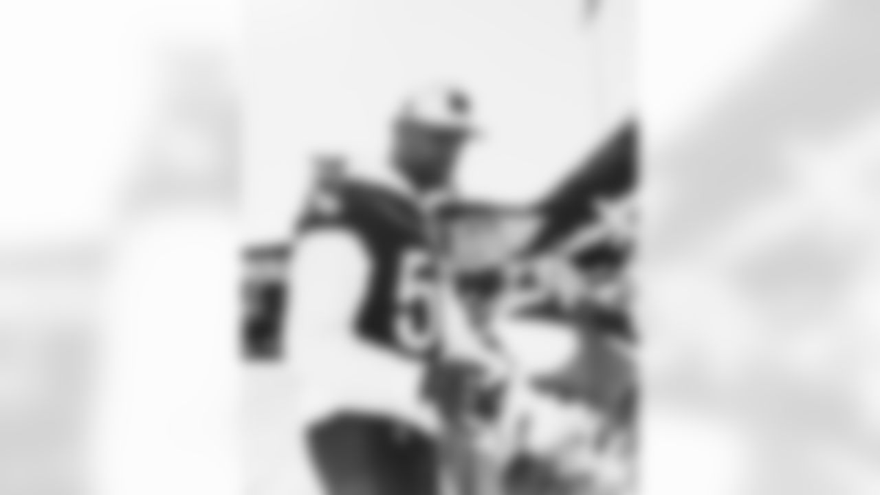 LB Chandler Jones