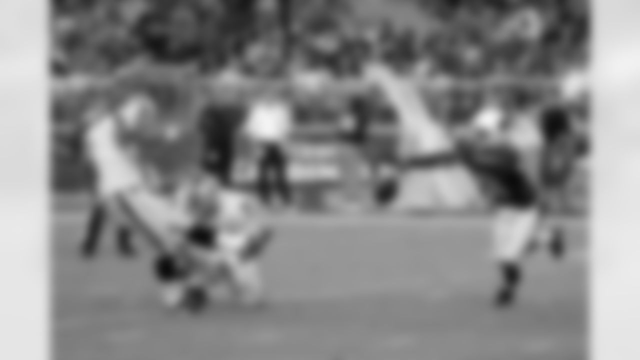 Bethel blocks an extra point against the Raiders in 2012