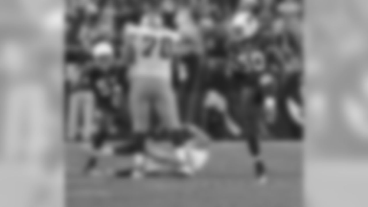 2010: LB O'Brien Schofield, Wisconsin