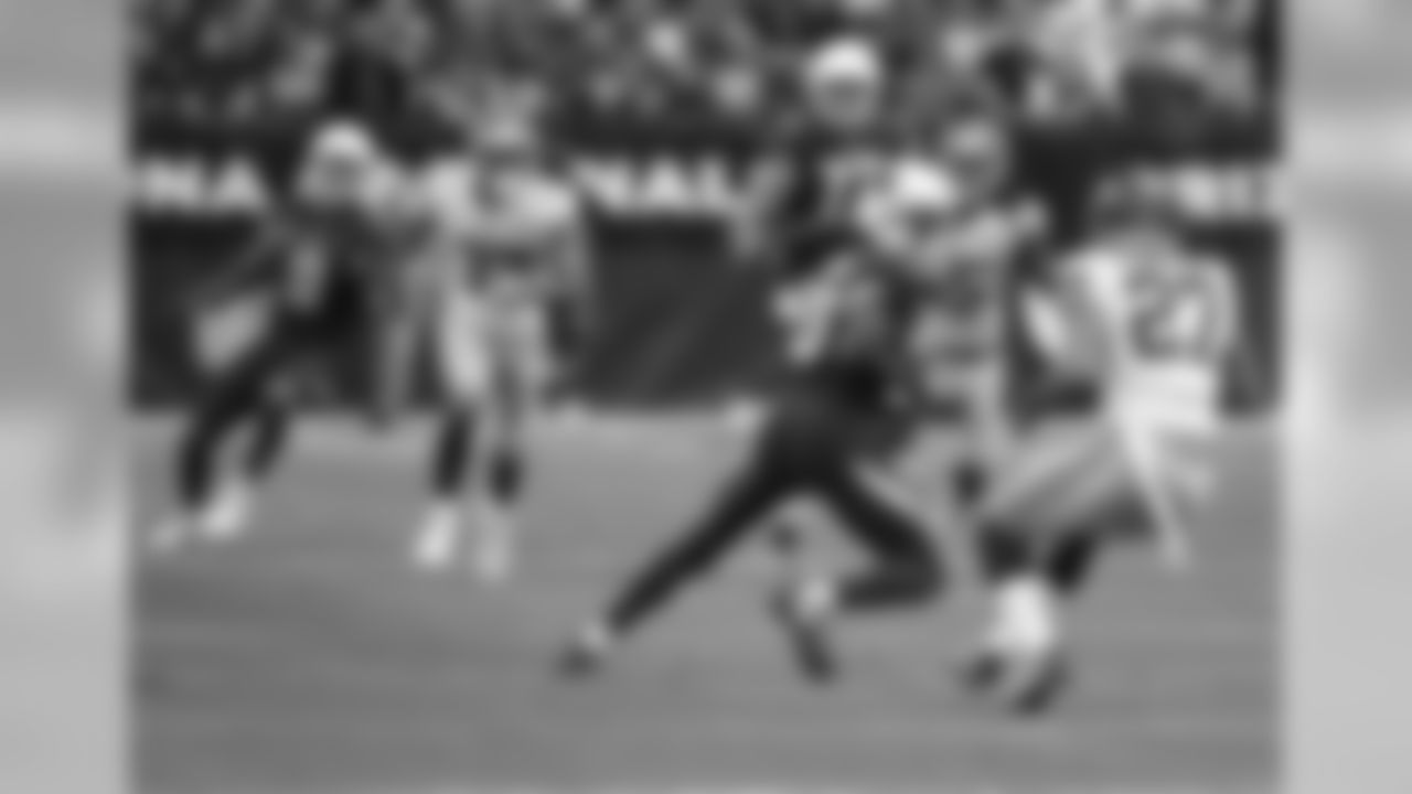 Cardinals WR Jaron Brown with the reception