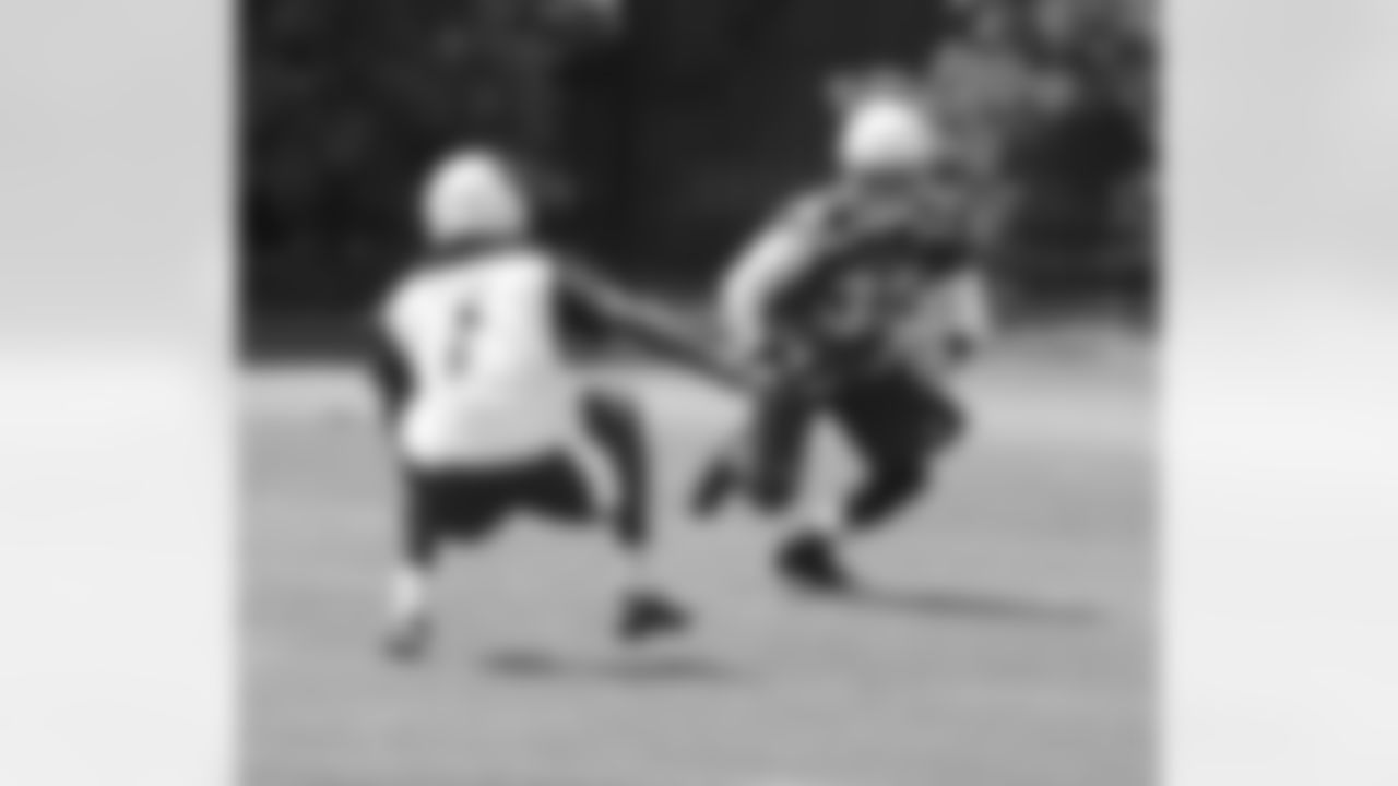 Tyrann Mathieu makes a punt return move