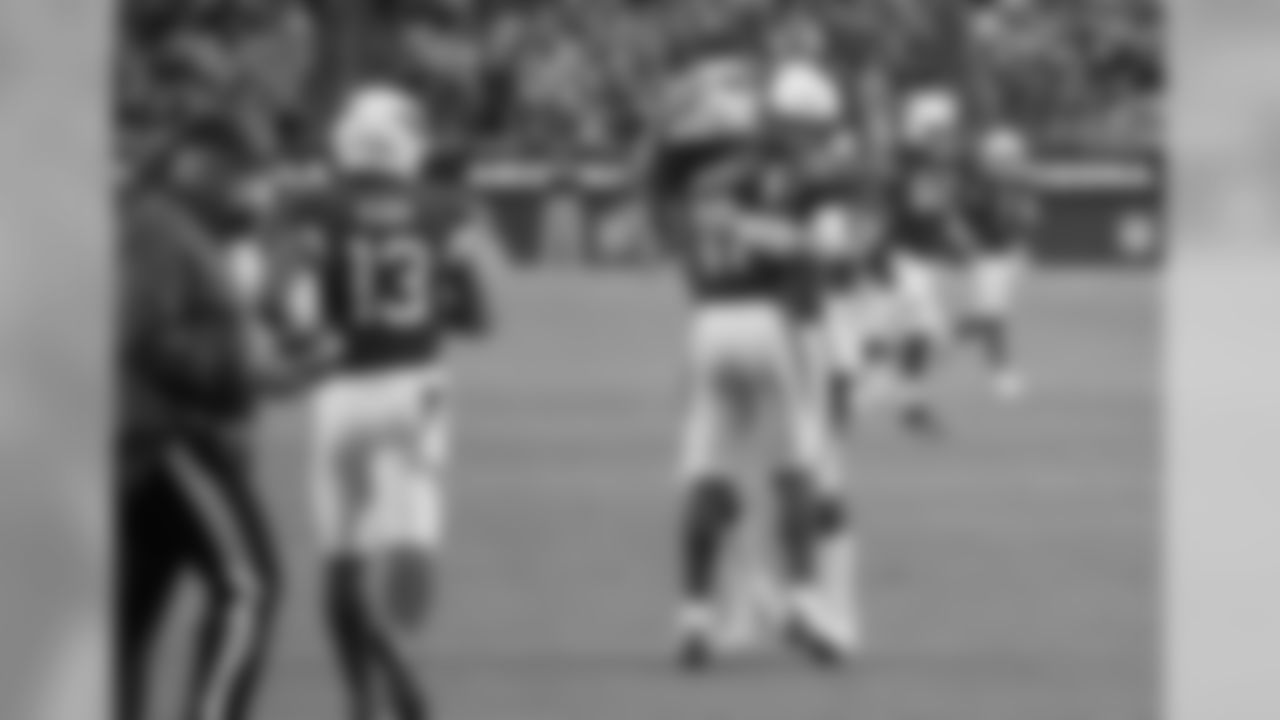 Larry Fitzgerald celebrates with QB Josh Rosen after scoring a touchdown against the Raiders