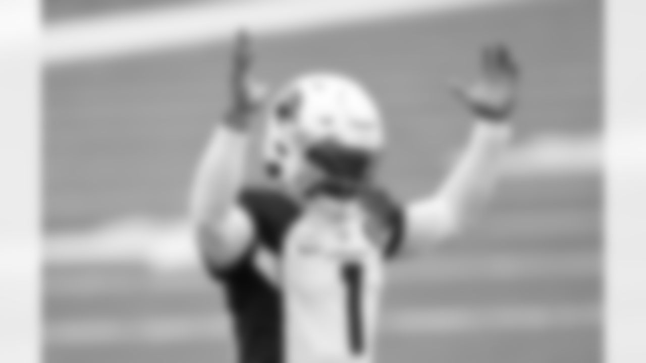 Arizona Cardinals quarterback Kyler Murray (1) celebrates after a touchdown against the New York Jets