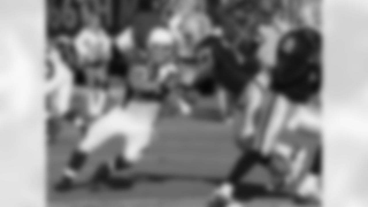 LB/DE Travis LaBoy