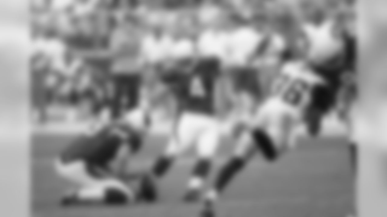 Jay Feely's field goal put the Cards up 3-0