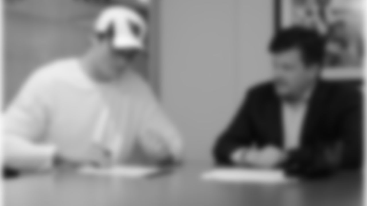 Second-round pick Troy Nicklas signing his contract