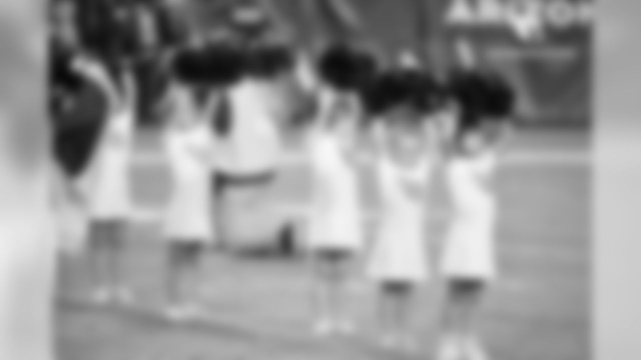 Images of the junior cheerleaders during the Chargers' game