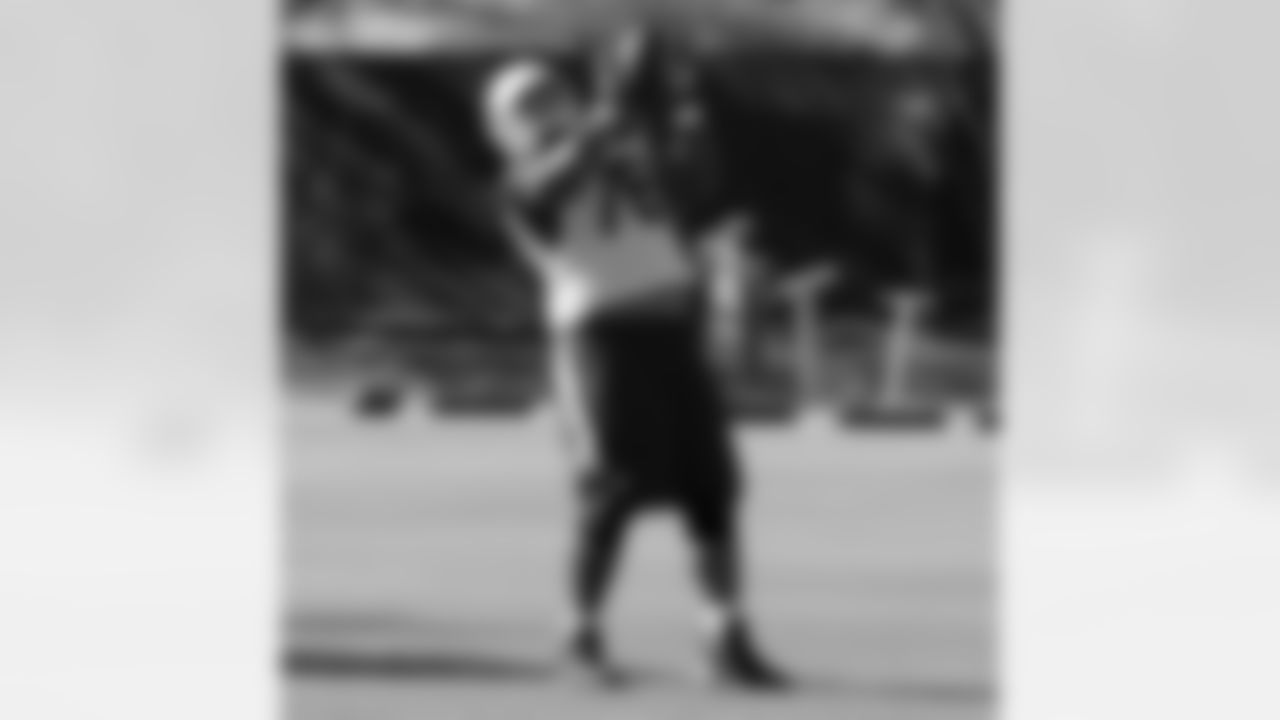 G Mike Iupati hauling in the ball on kick return