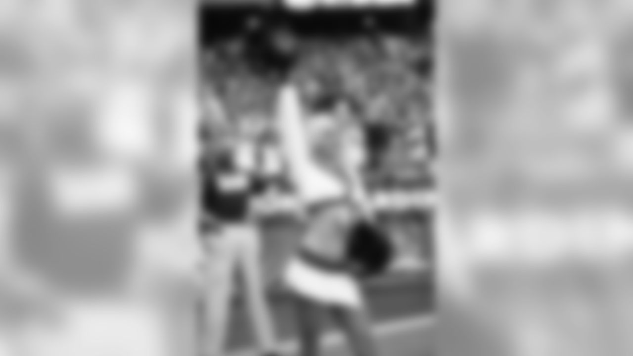 Images of the Cardinals cheerleaders during the Week 4 contest at State Farm Stadium