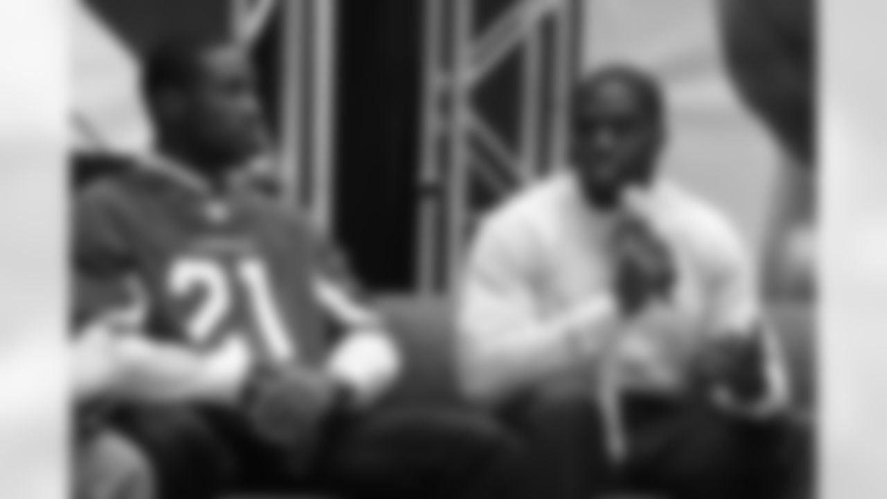 Sam Acho answers a question