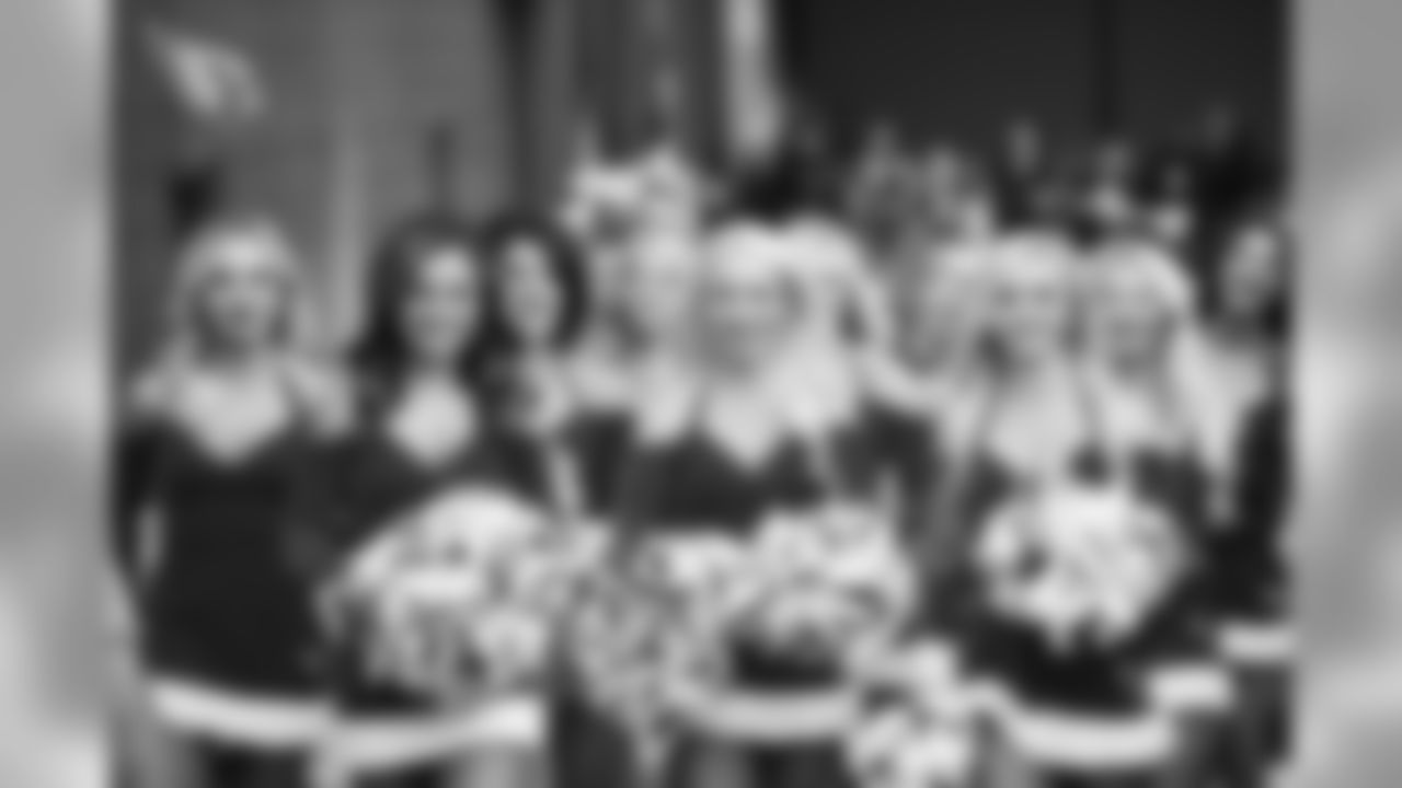 Images of the Cardinals cheerleaders during the Week 15 contest at State Farm Stadium