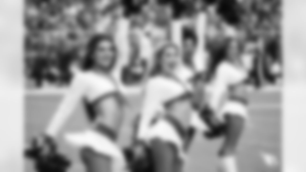 Arizona Cardinals Cheerleaders during the 2022 regular season game between the Arizona Cardinals and the Los Angeles Rams on Sunday, Sept. 25, 2022 in Glendale, AZ.
