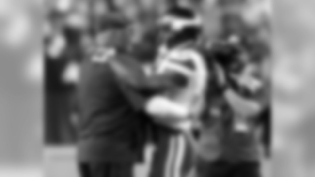 Coach Bruce Arians with Vikings WR Mike Wallace before the game