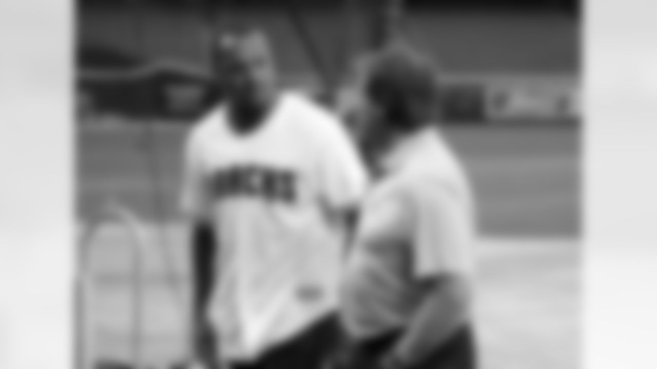 Floyd talks with DBacks CBO Tony LaRussa