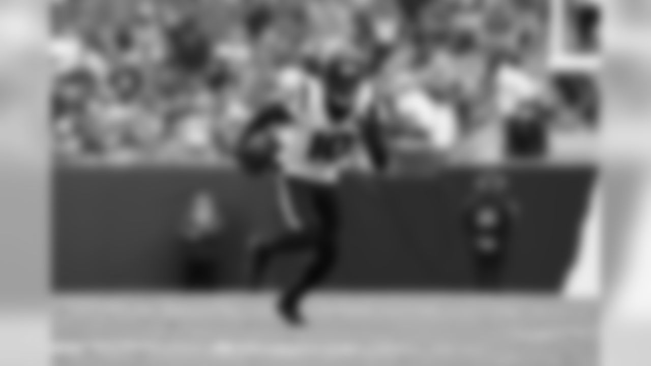 Houston Texans wide receiver DeAndre Hopkins (10) runs after the catch during an NFL regular season football game against the Tampa Bay Buccaneers on Saturday, Dec. 21, 2019 in Tampa, Fla.