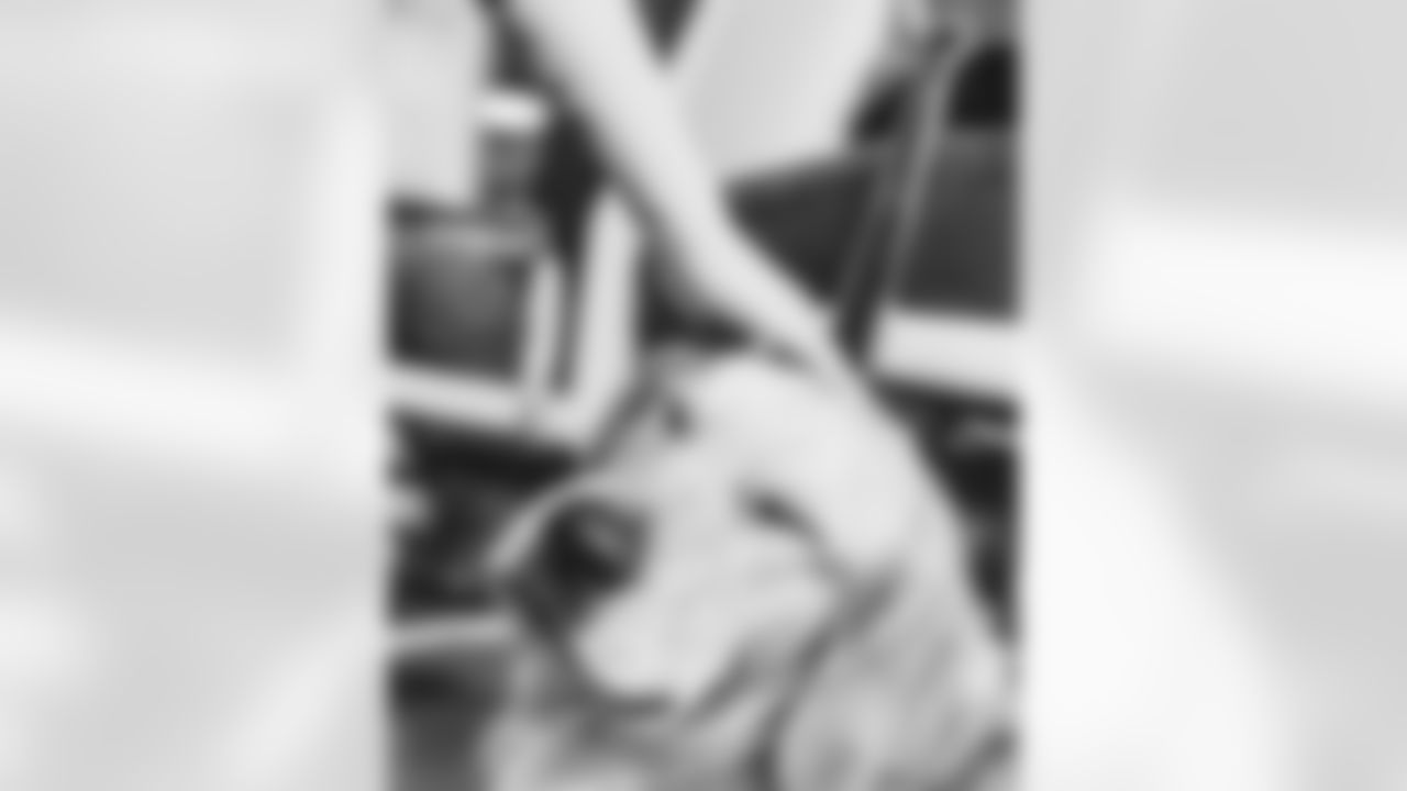 Cardinals_Maxx-Williams_James-Agency_03.28.22-18