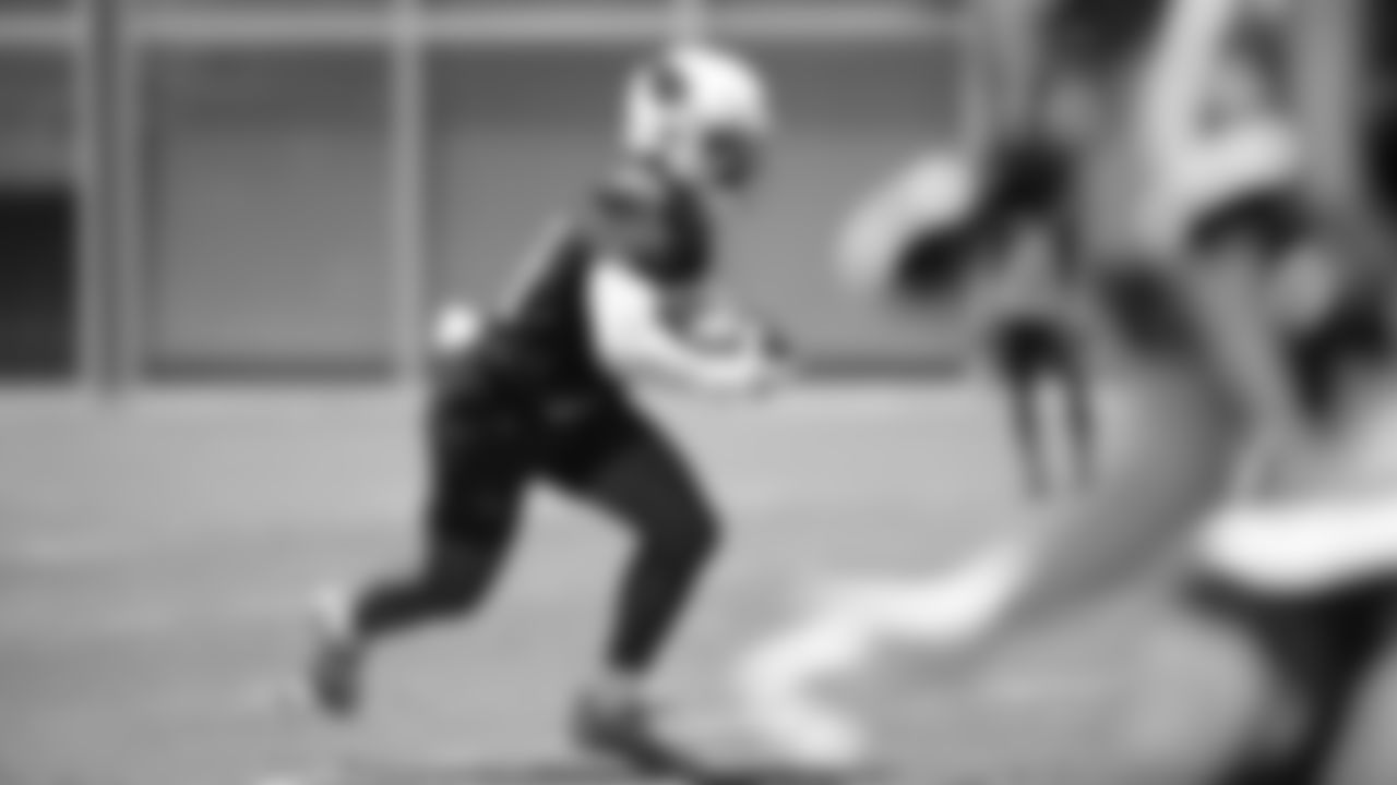 Arizona Cardinals running back T.J. Pledger (21) practices during Week 2 of the OTA offseason program on Wednesday, June 1, 2022 in Tempe, AZ.