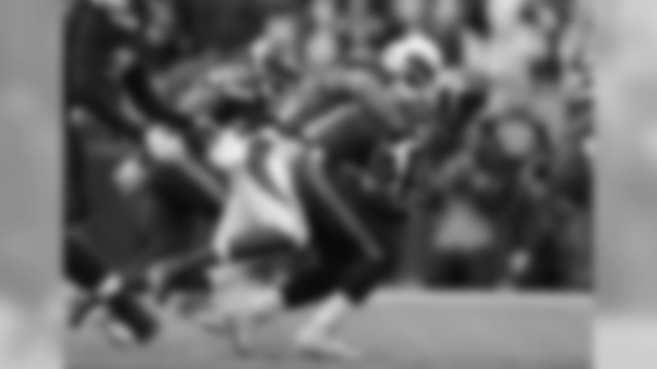 LB Chandler Jones with the sack
