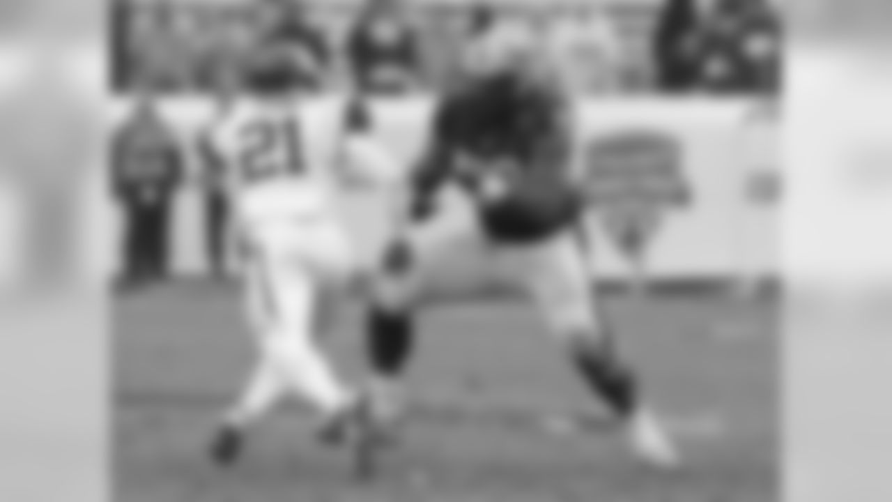 Pittsburgh T T.J. Clemmings: Projected first-rounder