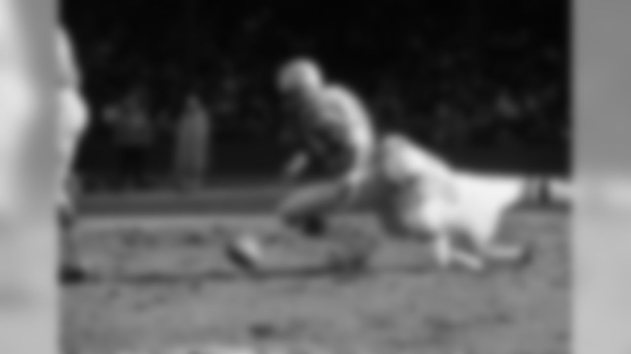 1970: Cardinals TE Jim McFarland forces a fumble on a return by Lions CB Lem Barney